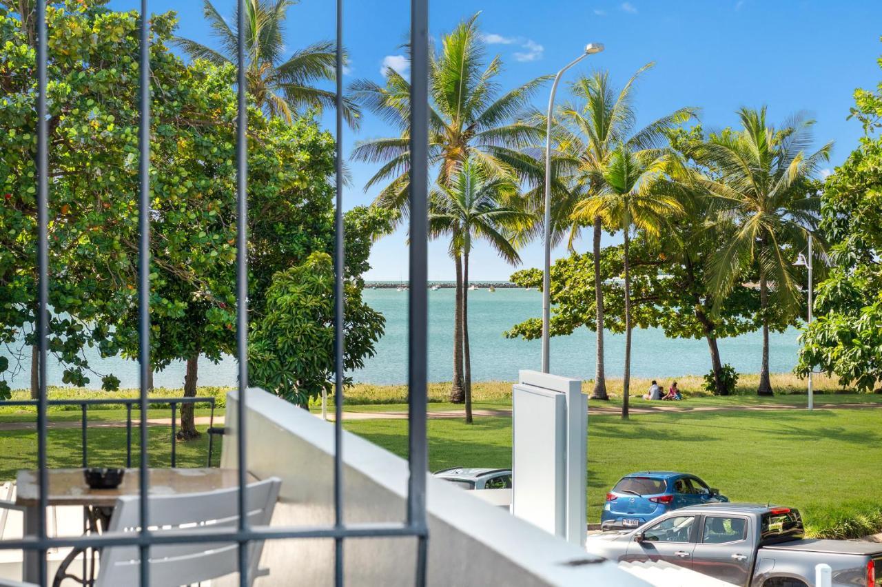 Strand Motel Townsville Buitenkant foto